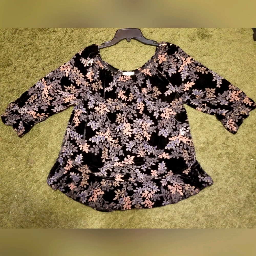 Democracy Women's Size Large Black Velveteen and Sheer Rose Floral Top